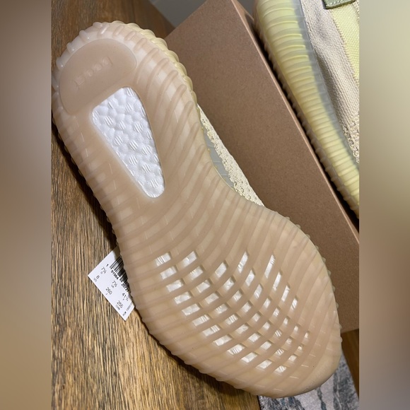 Adidas YEEZY BOOST 350 V2 - Picture 2 of 5